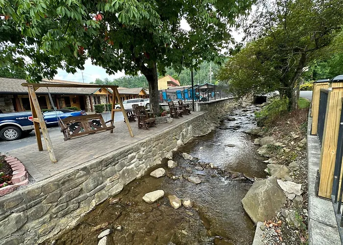 Marshall\'S Creek Rest Motel